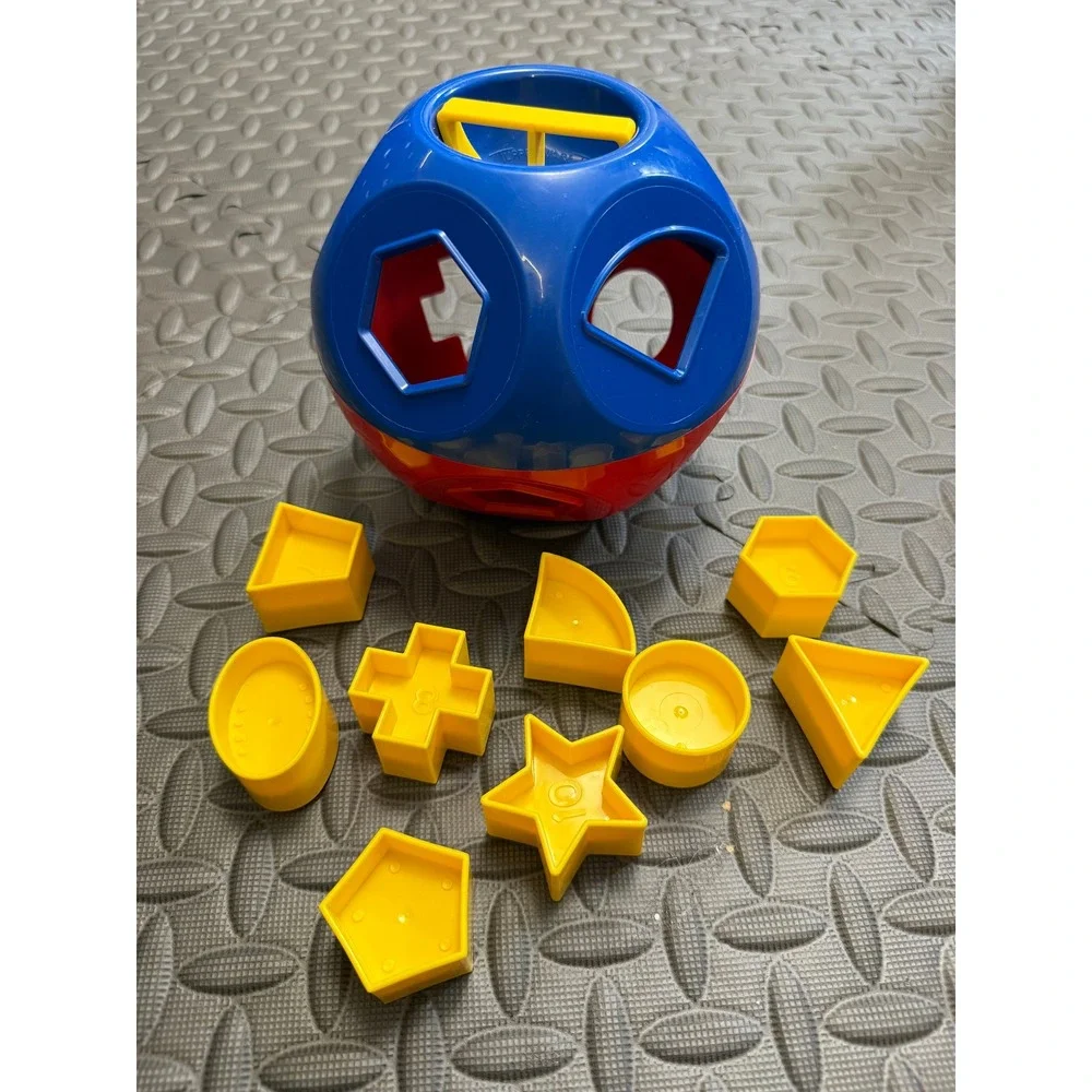 Tupperware Shape-O Toy Red Blue Yellow Sorting Ball Vintage STEM Counting Retro